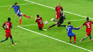 Le portugal est dans le top 10 des adversaires les plus souvent affrontés par l'équipe de france, mais il a surtout une place bien particulière dans favoris de cette finale, les hommes de didier deschamps ont tiré des leçons de cette désillusion pour aller gagner la coupe du monde deux ans plus tard. Portugal France Les Notes Du Match