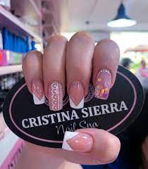 Uñas de los pies largas nuestros pies hablan mucho de nosotras, así que es importante que les demos la atención que se merecen ya que nos mantienen de pie todo el día. Pin De Gina Esguerra En 2 Unas Decorados Para Unas Cortas Disenos Para Unas Largas Manicura Para Unas Cortas
