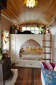 our cora bean tiny house extravaganza house bus tour slaapkamerideeen kleine ruimtes huisdesign