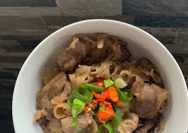 Make delicious yoshinoya beef bowl at home, enjoy the savory and juicy sliced beef over steamed rice with this quick and easy recipe. Resep Beef Bowl Yakiniku Ala Yoshinoya Oleh Kitchentells Cookpad