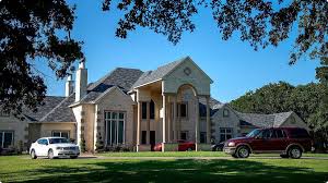 The couple has two children together while davis mann has two more daughters from his previous relationship. David Tamela Mann House In Tx Kitchen Decor Contemporary Kitchen Contemporary Kitchen Design