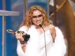 Close this dialog window share options. La Chica Dorada Asi Ha Brillado Paulina Rubio En Las Entregas De Premio Lo Nuestro