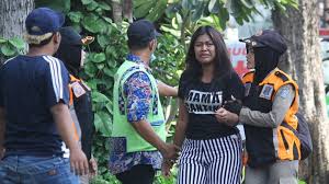 Portal berita online surabaya | menyajikan informasi hari ini maupun info sedang viral dari surabaya dan beberapa kota di jawa timur yang sedang ramai diperbincangkan. Surabaya Church Attacks One Family Responsible Police Say Bbc News