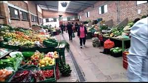 Así se ve la Plaza de Mercado del Norte en Tunja, con poca afluencia de  personas y una reducción en el número de comerciantes, a este lugar hoy  pueden entrar las personas cuyo número de identificación ...