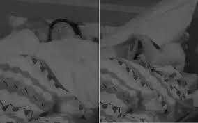 O programa chegou a ter vários nomes cogitados sendo eles a ilha, ilhados, ilha do tesouro e a ilha dos famosos, todos. Vai Ser Mostrado Diz Diretor De Ilha De Record Sobre Traicao De Pyong Lee Banda B