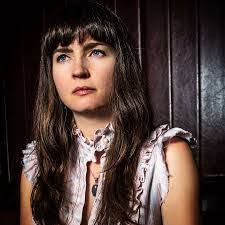 Leslie Sisson's Instagram, Twitter & Facebook