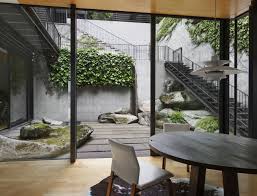 Gallery Of Courtyard House On A Steep Site Robert Hutchison Architecture Tom Maul Architecture Design 25 In 2020 Courtyard House Architecture Courtyard House Architecture Design