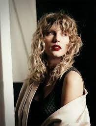 I Love All Things Swift Theswiftweb Taylor Swift Reputation Taylor Swift Bangs Taylor Swift Pictures Taylor Swift