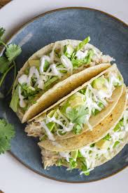 This easy weeknight dinner only uses 5 ingredients and has fewer than 200 calories per serving. Easy Creamy Crockpot Salsa Verde Chicken Lovely Little Kitchen