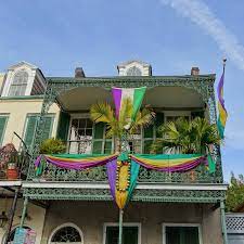 Mardi Gras Balcony In French Quarter Mardi Gras Centerpieces Mardi Gras Photos Mardi Gras