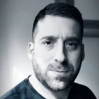 100+ perfiles de «Daniel Moral»