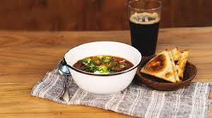 Uber Geschmack Lasst Sich Bekanntlich Nicht Streiten Deshalb Ist Es Immer Ein Risiko Sich Beim Essen In Superlative Zu Steiger Chili Con Carne Rezepte Essen