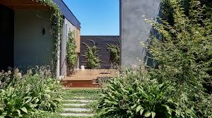 A Modernist Ruin In Malvern Garden Architecture Malvern House Garden Design