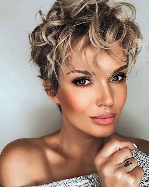 Pixie Wedding Hairstyles Ideas For 2026 [Guide & FAQs]