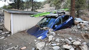 Ya son tres las muertes que han causado las intensas lluvias y los deslaves en California