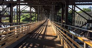 This trail offers a steady climb to the upper areas of south mountain park. Wisconsin Explorer Biking The Oak Leaf And Beerline Trail In Milwaukee