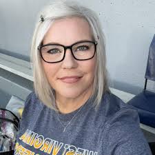 Goodwill metal tray with Woodubend decorative plumes and woodubend  decoupage deluxe rice paper.