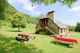 Chalets, maisons, appartements en ville ou à la montagne. Gites De France Hautes Pyrenees Group Accommodation Overnight And Short Long Stay Gite In Tarbes Guide Toulouse Pyrenees