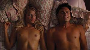 Naked Margot Robbie scene The Wolf of Wall Street 