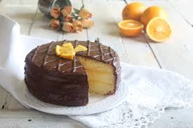 Potete usarla sia in purezza che diluendola leggermente, a vostro gusto insomma. Torta Al Cioccolato Fondente Con Crema All Arancia Elvira Dolci E Cucina