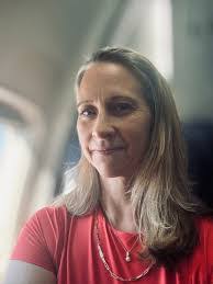 Amy Peeples's Instagram, Twitter & Facebook