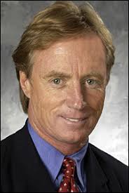 Taking Note: Mike Barnett leaves hockey for family