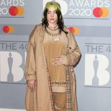 In case you missed the big news yesterday, billie eilish is continuing to take the world by storm, gracing the cover of us vogue and looking sickening in the process. Billie Eilish Posiert In Lingerie Und Alle Drehen Durch Annabelle