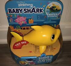 Have a splash during bath time with baby shark! Buy Zuru Robo Alive Pinkfong Yellow Baby Shark Sing And Swim Bath Toy New Online In Oman 333298896480