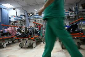 Cand isi aduce aminte ca are o urgenta, intra in cabinet, si deoarece el, acest individ caruia personalul. Cine Sunt Medicii Care Au Murit In Timpul GÄrzilor Cand Moare Un Medic Moare SperanÈa A Mii De AlÈi Oameni