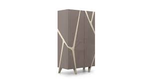 Une armoire roche bobois fait bien plus qu'abriter ce qu'elle contient derrière ses portes battantes ou coulissantes. Mangrove Schrank Roche Bobois