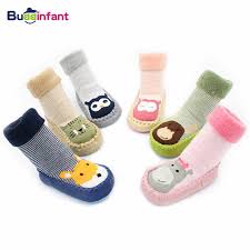 Ce modèle de chausson/chaussette est très élégant pour les petits petons. Chaussettes Pour Bebes Chaussons Chauds Avec Semelles En Caoutchouc Pour Bebes Et Garcons Aliexpress