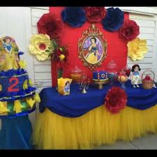 Ask all your guests to wear white or light blue clothes for the party. Snow White Theme Party Decorations Novocom Top