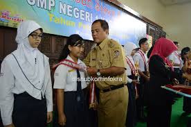 Check spelling or type a new query. Kabupaten Karanganyar Siswi Smp Ini Raih Nilai Un 39 20