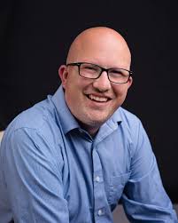 Melissa Llanes Brownlee (@lumchanmfa)