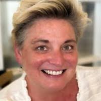 Amy Warman's Instagram, Twitter & Facebook