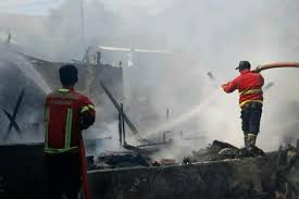 Bentuk badan usaha pos indonesia merupakan perseroan terbatas dan sering disebut dengan pt. Tiga Rumah Semi Permanen Di Sumedang Terbakar 5 Kepala Keluarga Mengungsi