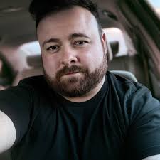 I am thinking of getting Starlink. Are there any people that install them  here!