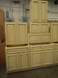 Tuscany Maple Kitchen Set 12 X 15 By Ghi Standard Layout Additional Pieces Available To Order Sold By Set Maple Kitchen Maple Cabinets Kitchen Sets