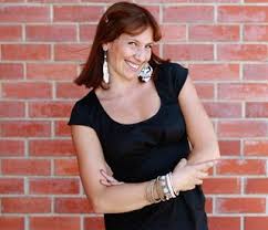 A ana galvão consultoria nasceu de um desejo de contribuir para o desenvolvimento e crescimento das pessoas e das organizações. Ana Galvao Vivo Uma Paixao Ardente A Ferver Vidas