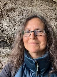 Elizabeth Braverman's Instagram, Twitter & Facebook