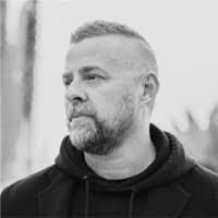 Stephanie Housley's Instagram, Twitter & Facebook