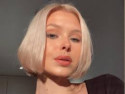 Bit.ly/2hjxhsi odziez damska, meska i dzieciec film pokazuje top 20 modne fryzura bob z grzywką jesien 2018. Modne Krotkie Fryzury 2021 Boyfriend Bob To Najmodniejsze Ciecie Na 2021 Rok