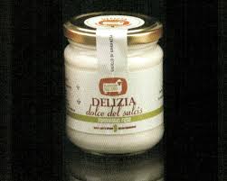 Non lavoratela troppo, gli ingredienti devono solo. Crema Di Pecorino Dolce Sardo Tesori Sardi