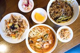 This is a very popular and affordable dish that you can find easily in a chinese restaurant in korea. Mashi China ë§›ì´ì°¨ì´ë‚˜ One Of The Best Jjajangmyeon And Jjamppong For Korean Chinese Cuisine In Seoul Danielfooddiary Com