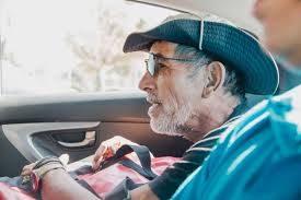 SOCIAL: PROGRAMA VIVIENDA PRIMERO Les presentamos a Rafael, el primer  beneficiado del Programa Vivienda Primero,una iniciativa del Hogar de  Cristo en conjunto al Ministerio de Desarrollo Social y Familia y nuestro  Departamento