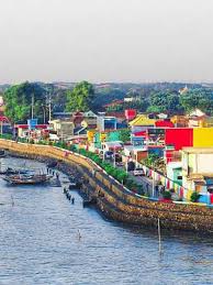 Inilah daftar lengkap tempat angker di surabaya yang memiliki kisah menyeramkan dan sangat cocok untuk dijadikan sebagai lokasi uji nyali. Tempat Menarik Di Surabaya Yang Terkini 2021 Paling Cantik