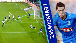 Od października 2014 roku, czyli od pierwszego sezonu lewandowskiego w bayernie, zespół z monachium grał tam siedem razy i tylko dwa. Robert Lewandowski Pietka W Debiucie To Byl Gol 01 Youtube
