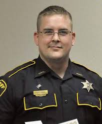 May010Lawman:Layout 1.qxd