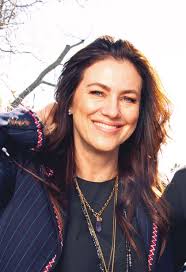 L E A D E R S O F I N F L U E N C E :