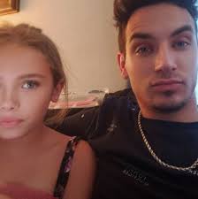 Lenovo Chromebook 300e 2-in-1 Convertible Laptop in Black AMD Processor up  to 2.4Ghz 32GB eMMC 4GB DDR4 11.6in IPS Touchscreen Used With Charger